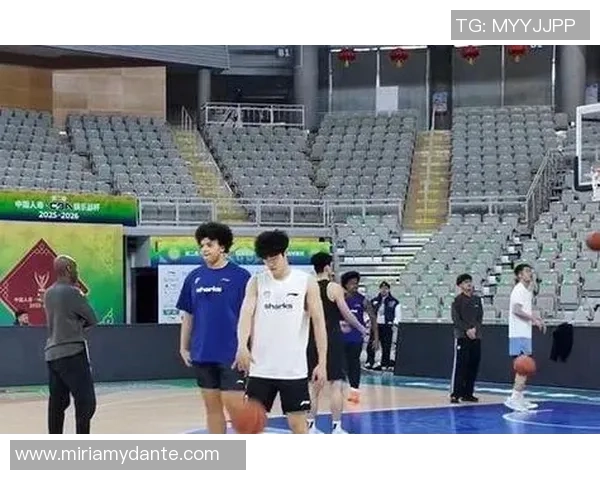 媒体人分析上海队阵容提升与李永炜成长对球队表现的积极影响